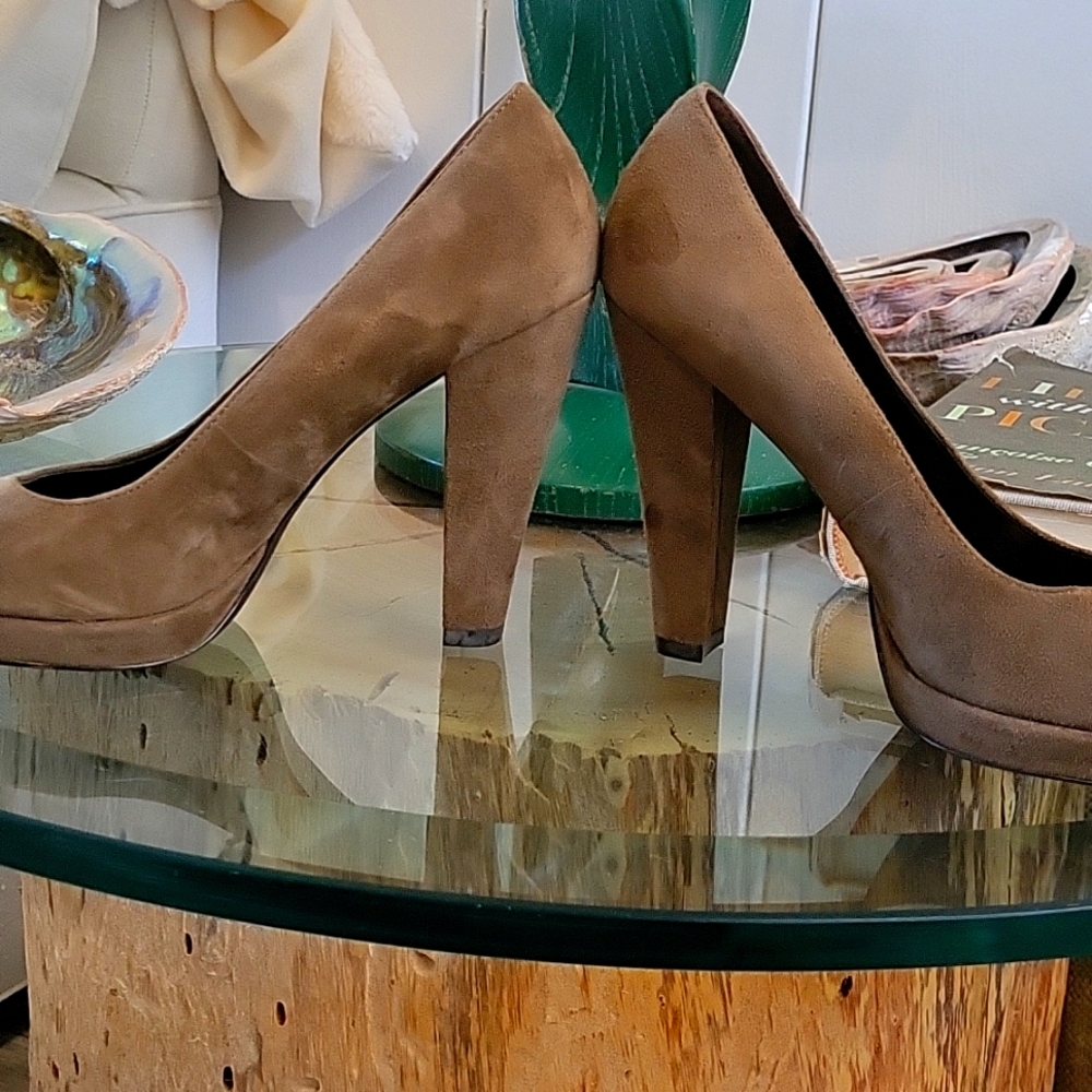 Calvin Klein heels 👠